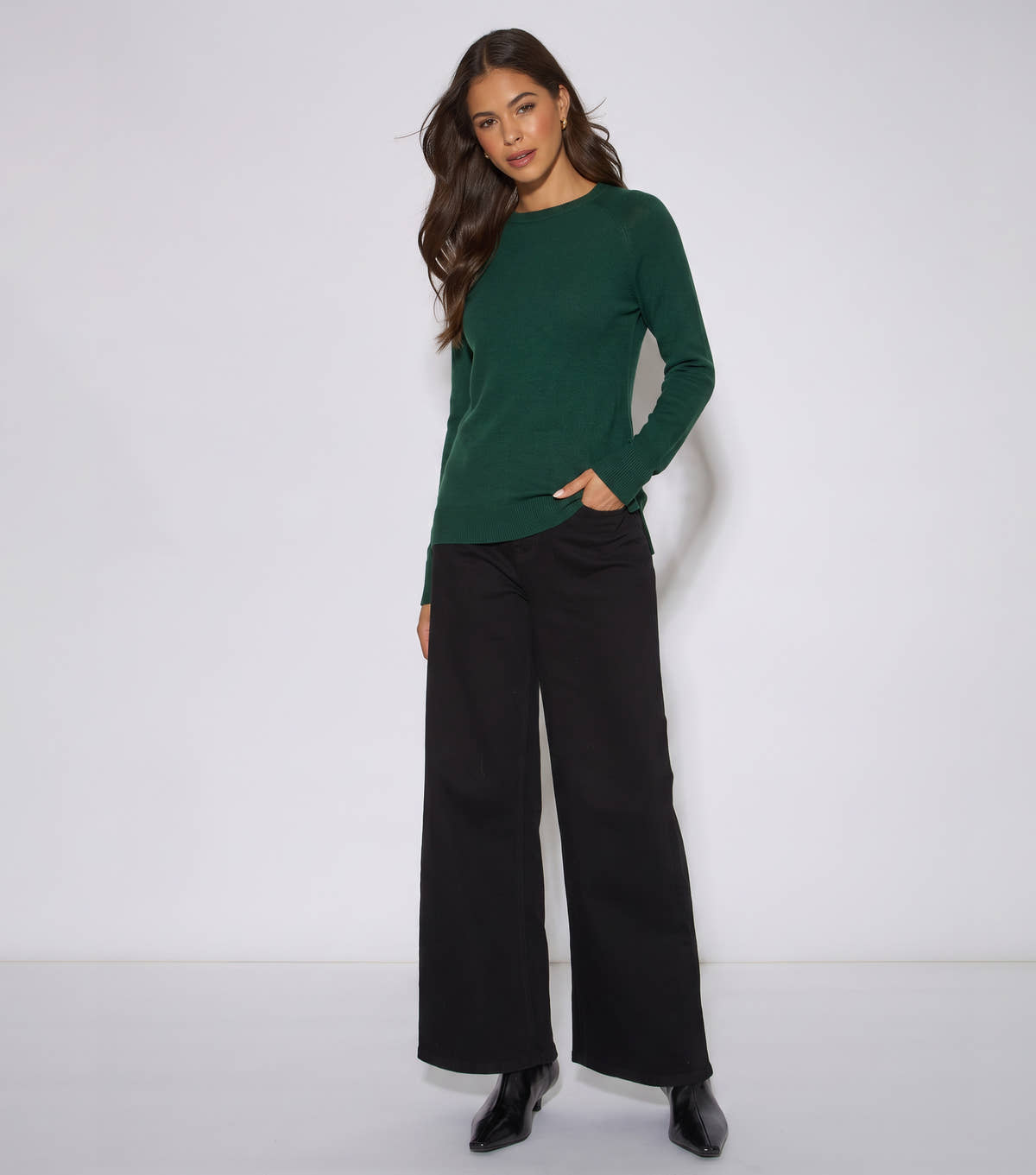 Green Crew Neck Fine Knit Oversized Jumper – View 3 | Gini London