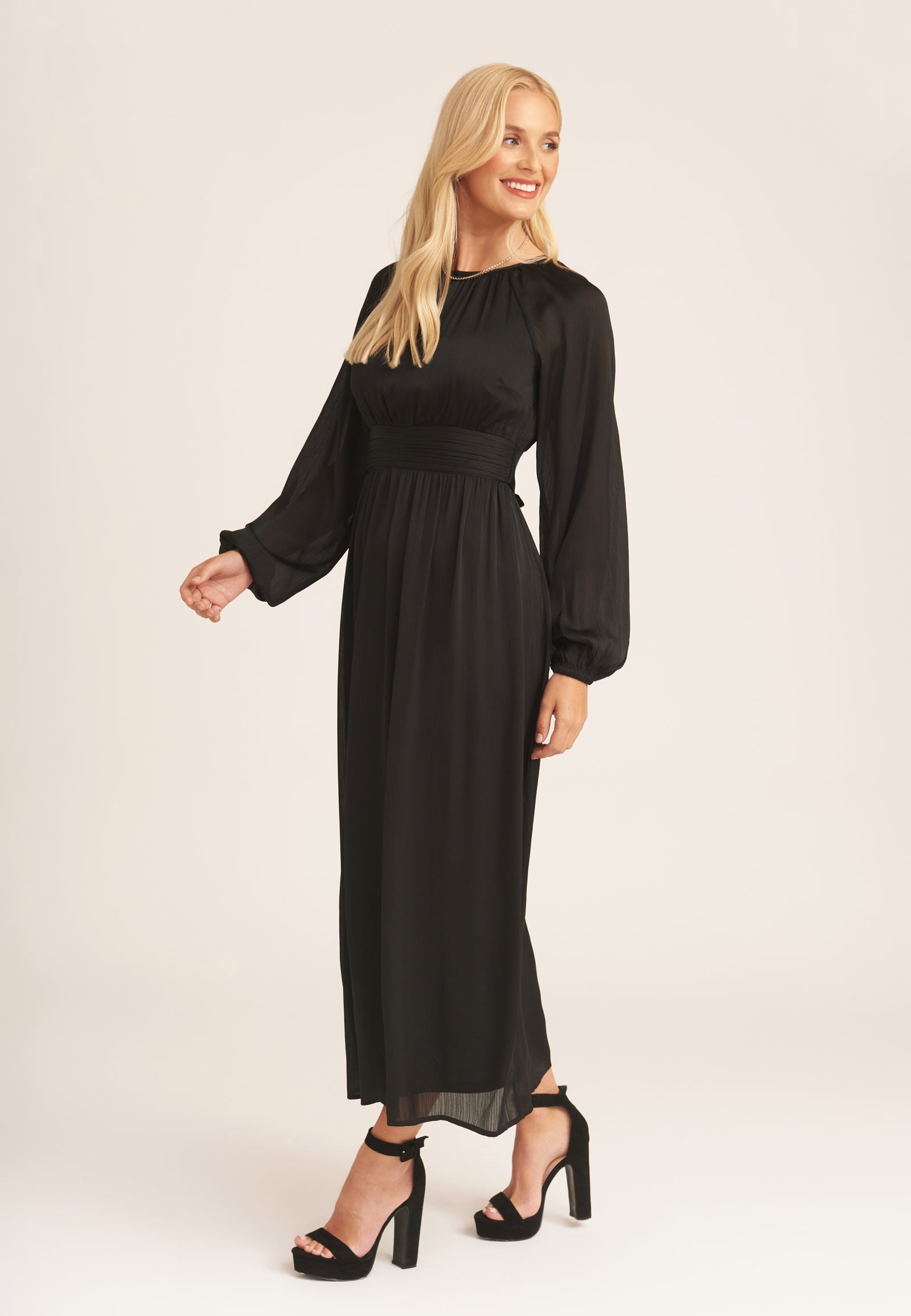 Black Crew Neck Twist Front Ruched Waist Maxi Dress