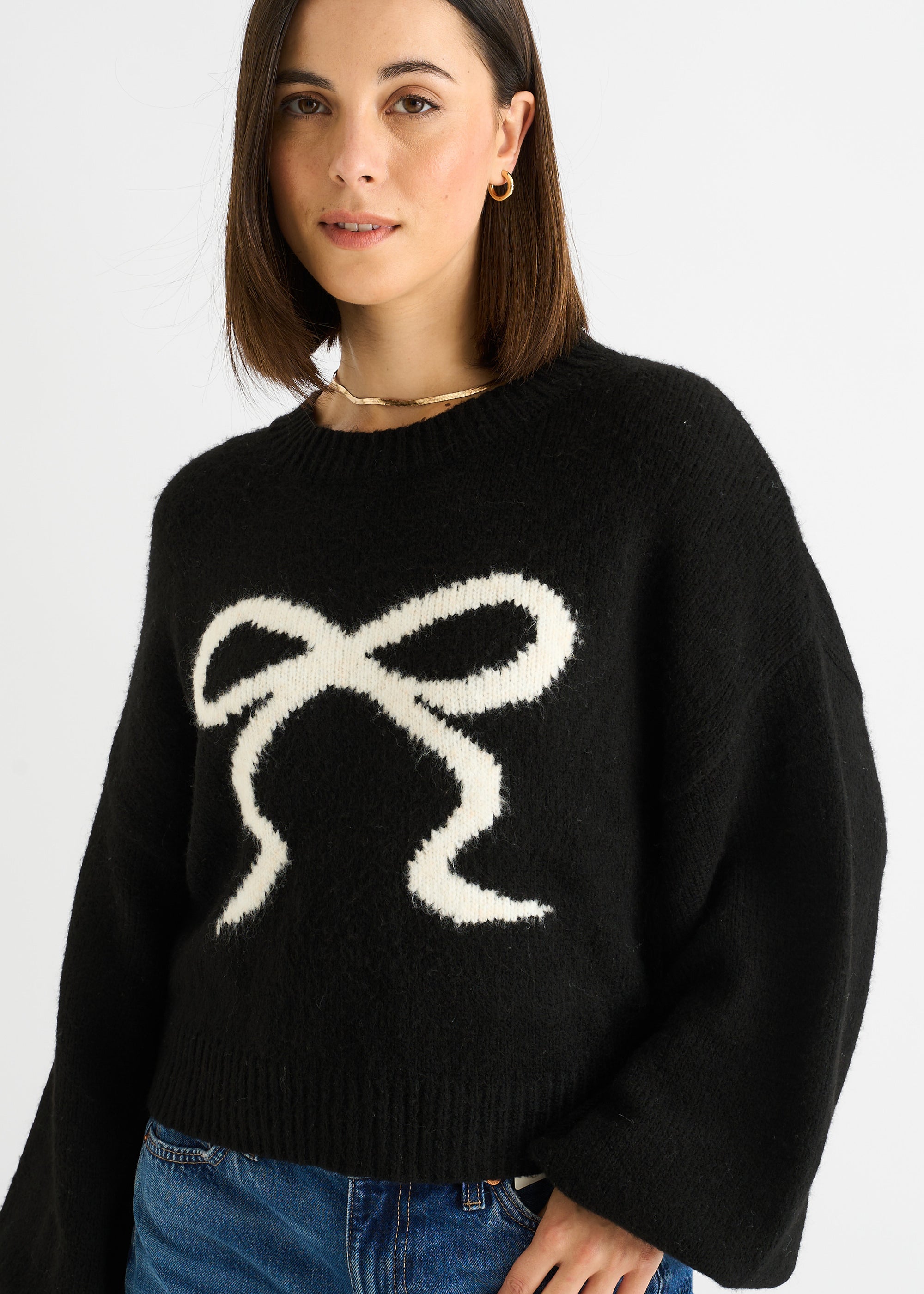 Embossed Contrast Bow Short Knit Jumper