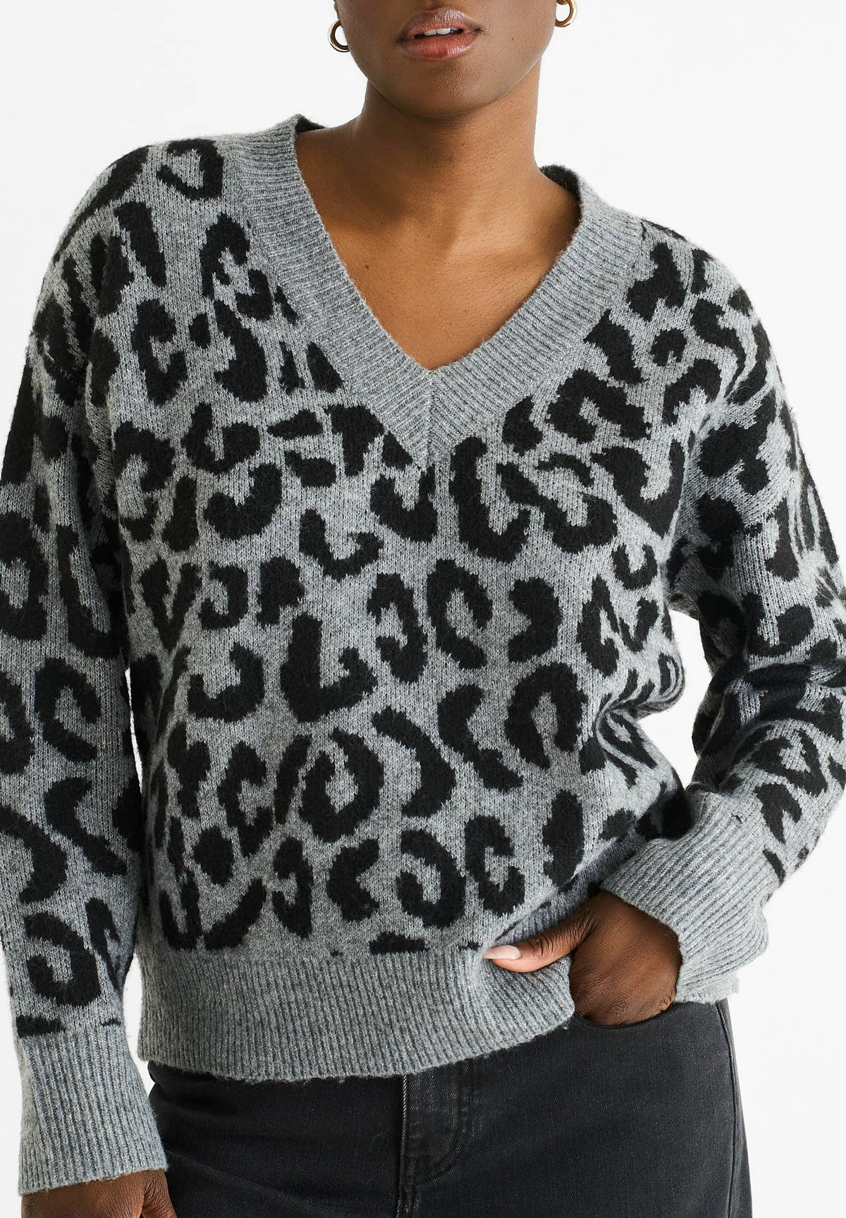 Grey Animal V Neck Short Knit Jumper – View 1 | Gini London