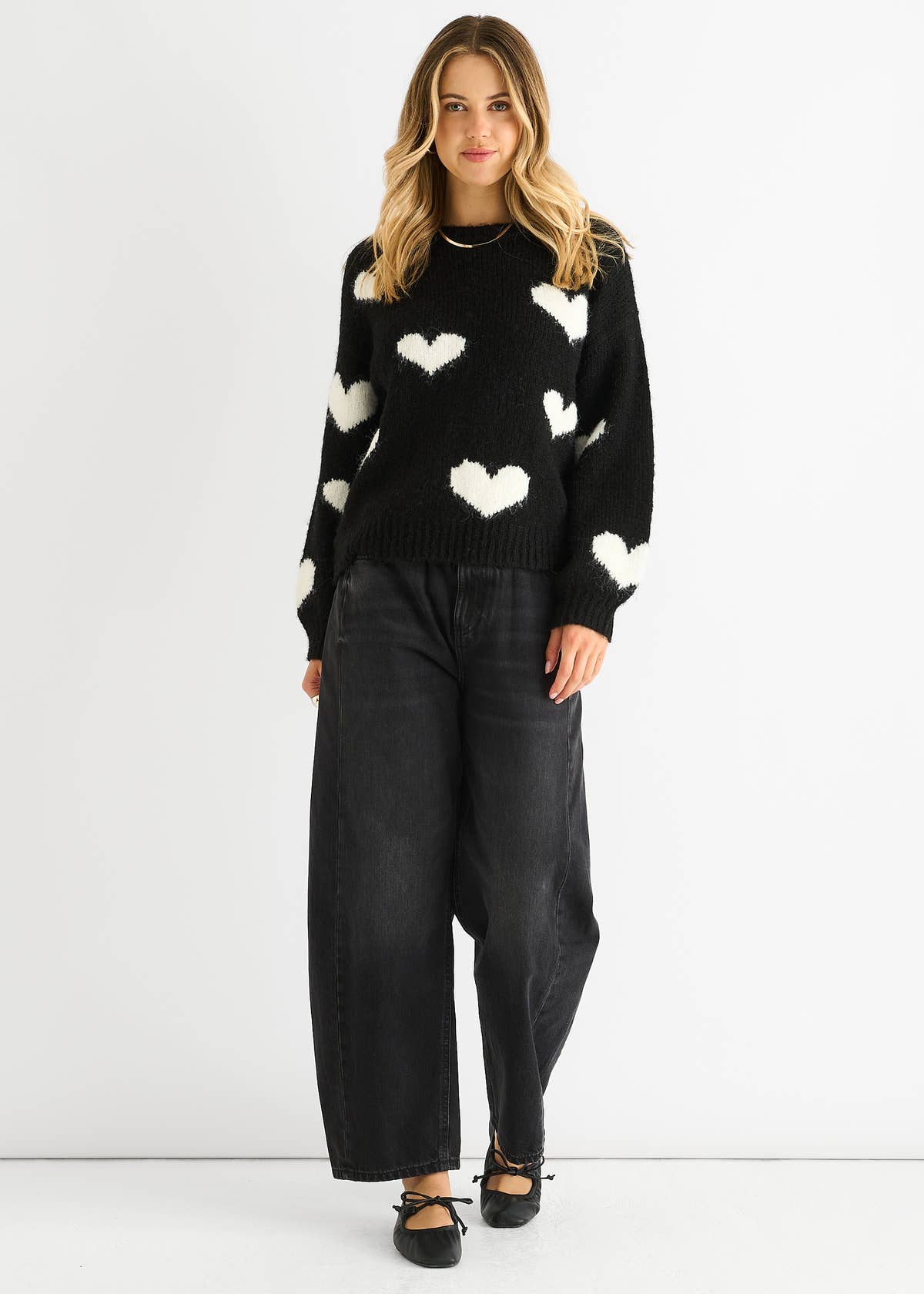 Black Contrast Heart Oversized Knit Jumper – View 2 | Gini London