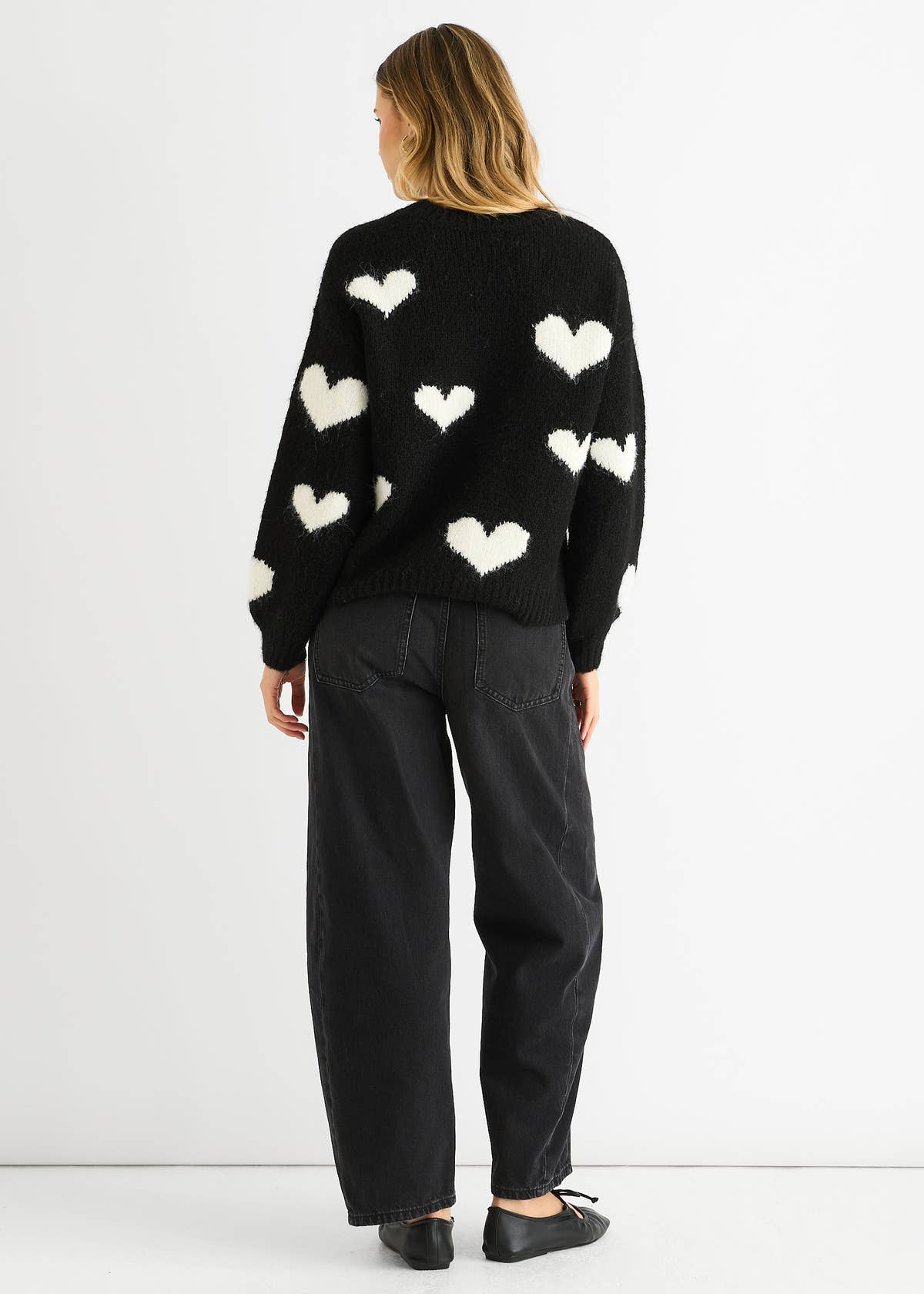 Black Contrast Heart Oversized Knit Jumper – View 4 | Gini London