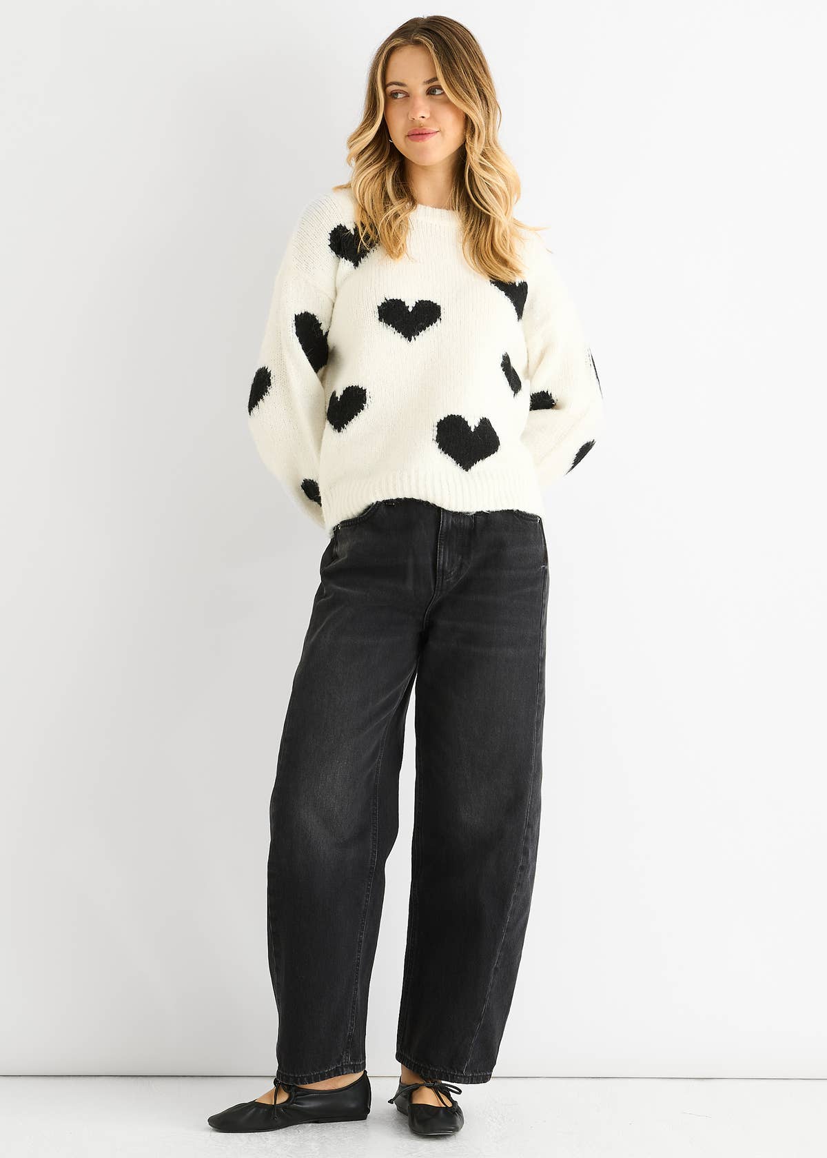 Cream Contrast Heart Oversized Knit Jumper – View 2 | Gini London