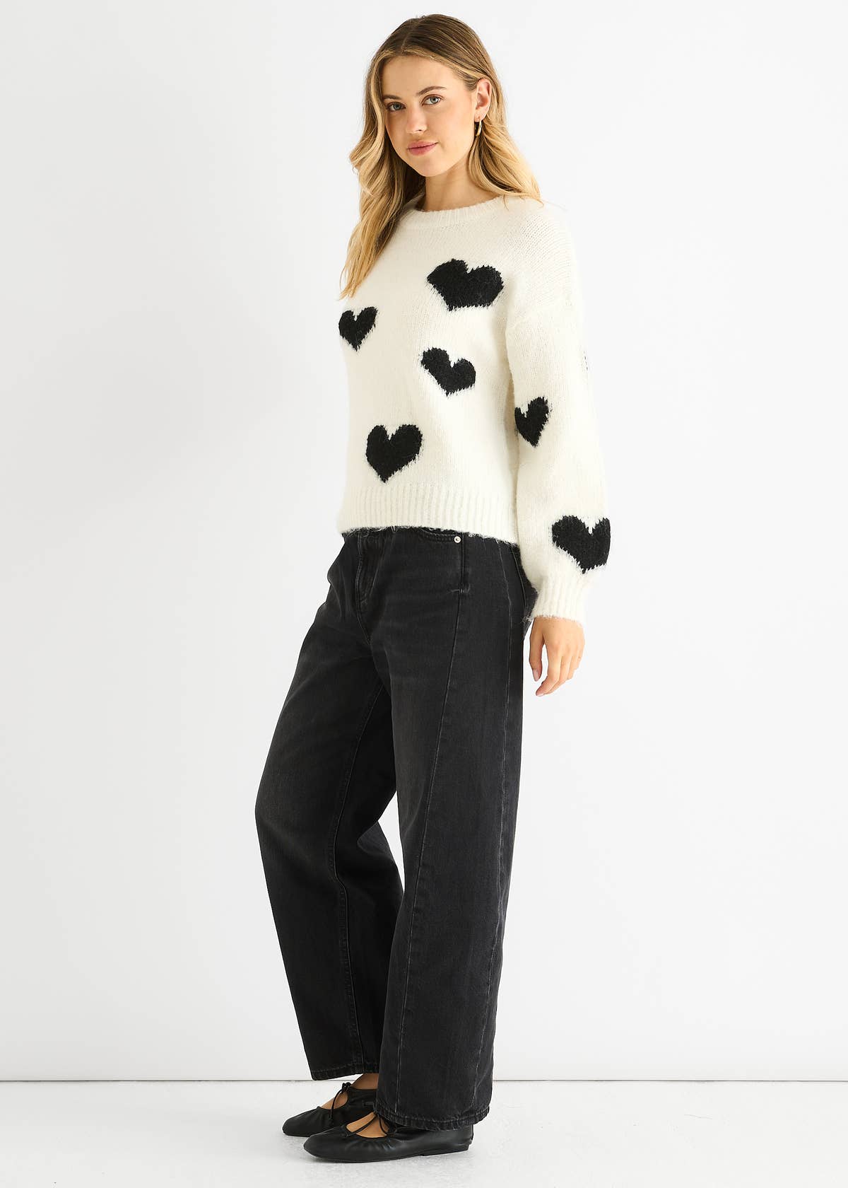 Cream Contrast Heart Oversized Knit Jumper – View 3 | Gini London