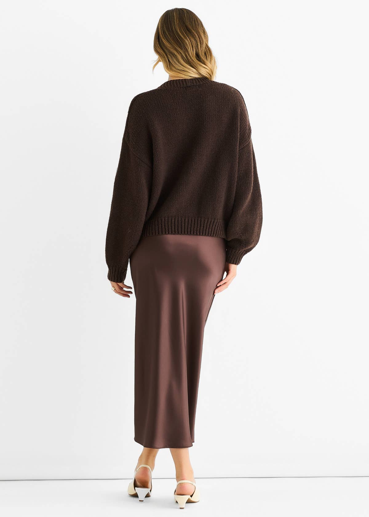 Chocolate 3D Contrast Teddy Crochet Cardigan – View 4 | Gini London