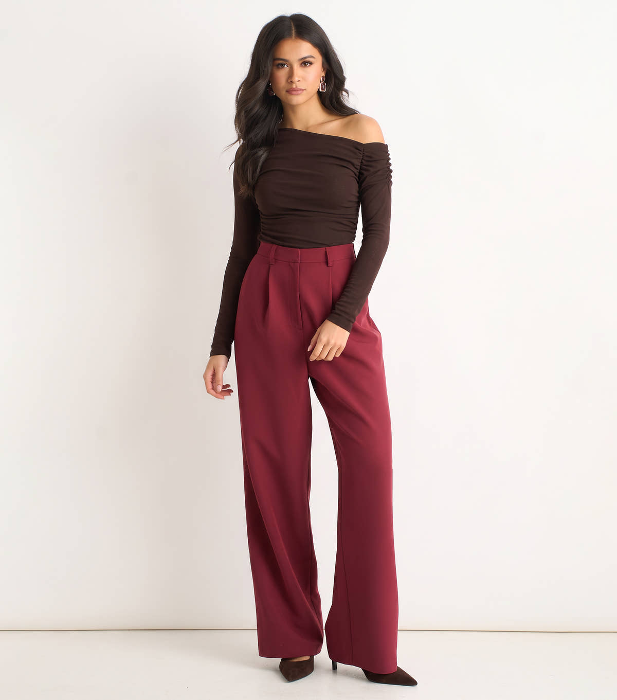 Rust Wide Leg Pleat Tailoring Trouser– View 1 | Gini London
