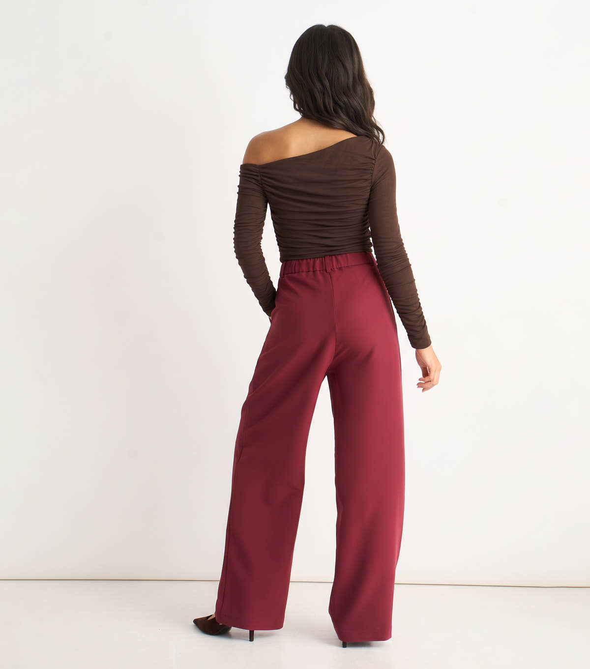 Rust Wide Leg Pleat Tailoring Trouser– View 2 | Gini London