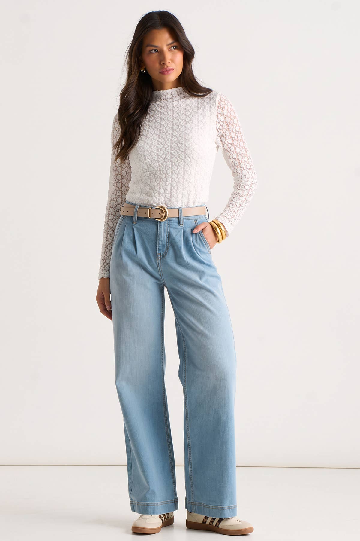 Light Blue Pleat Wide Leg Jean– View 1 | Gini London