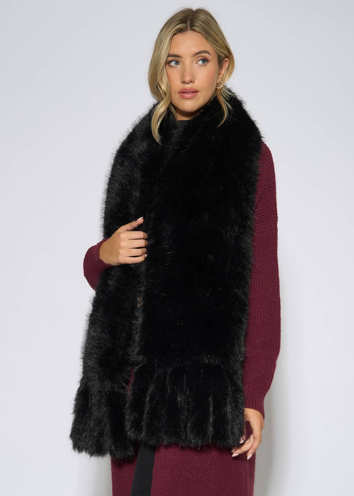 Black Faux Fur Tassel Scarf
