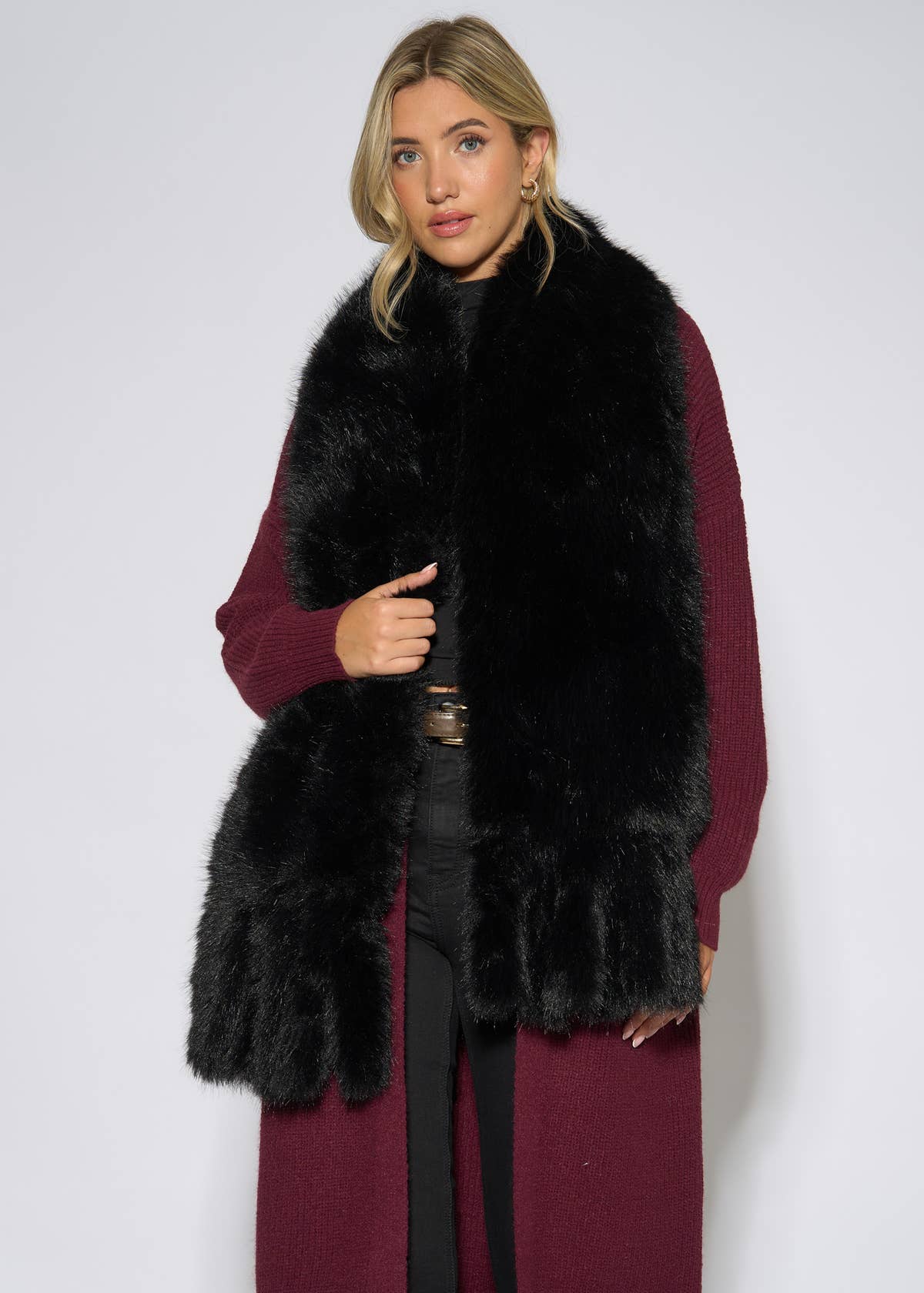 Black Faux Fur Tassel Scarf