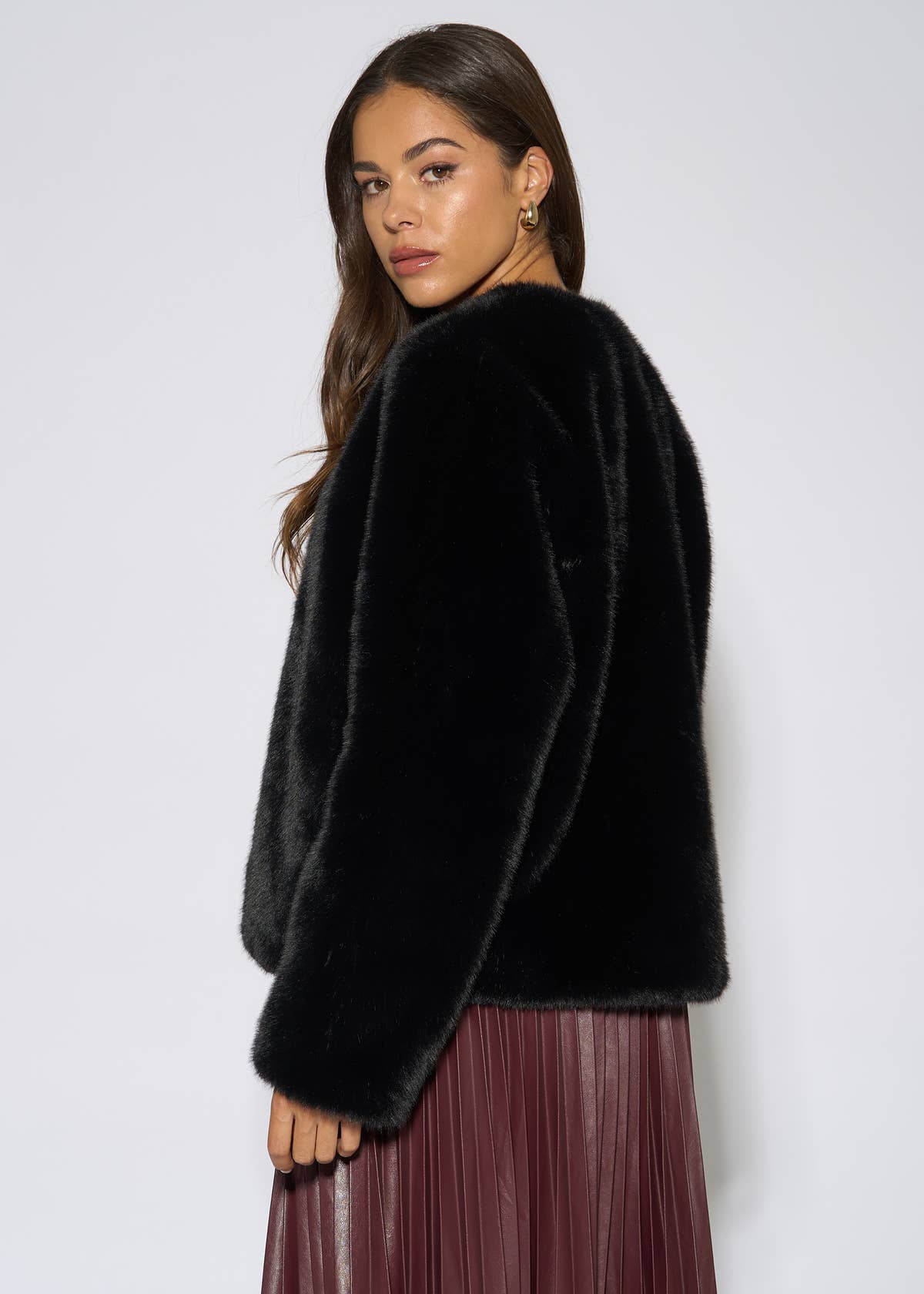 Black Short Faux Fur Jacket – View 2 | Gini London
