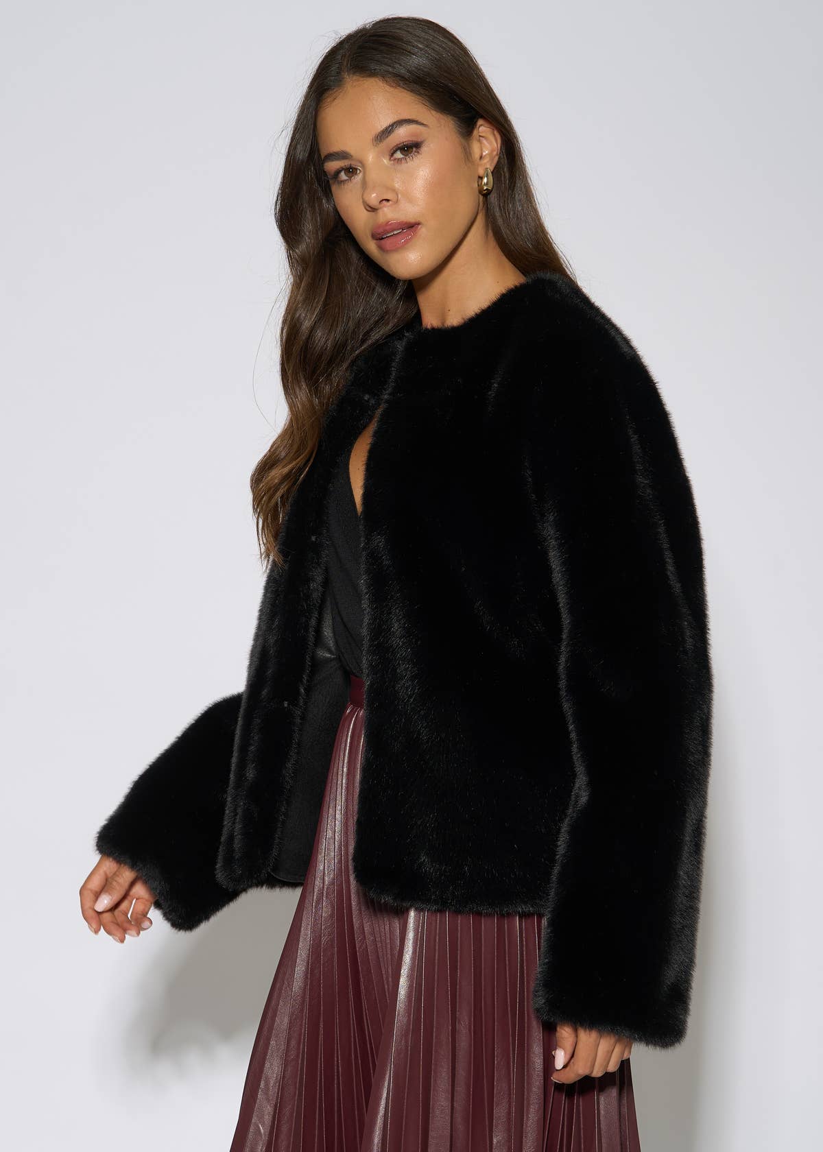 Black Short Faux Fur Jacket – View 4 | Gini London