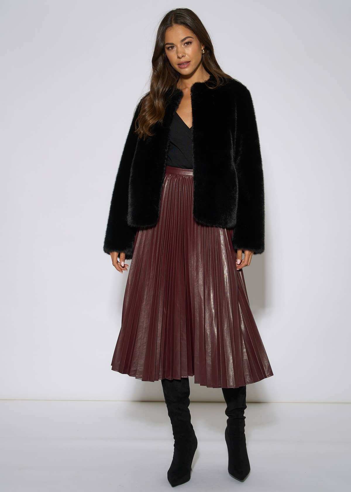 Black Short Faux Fur Jacket – View 3 | Gini London