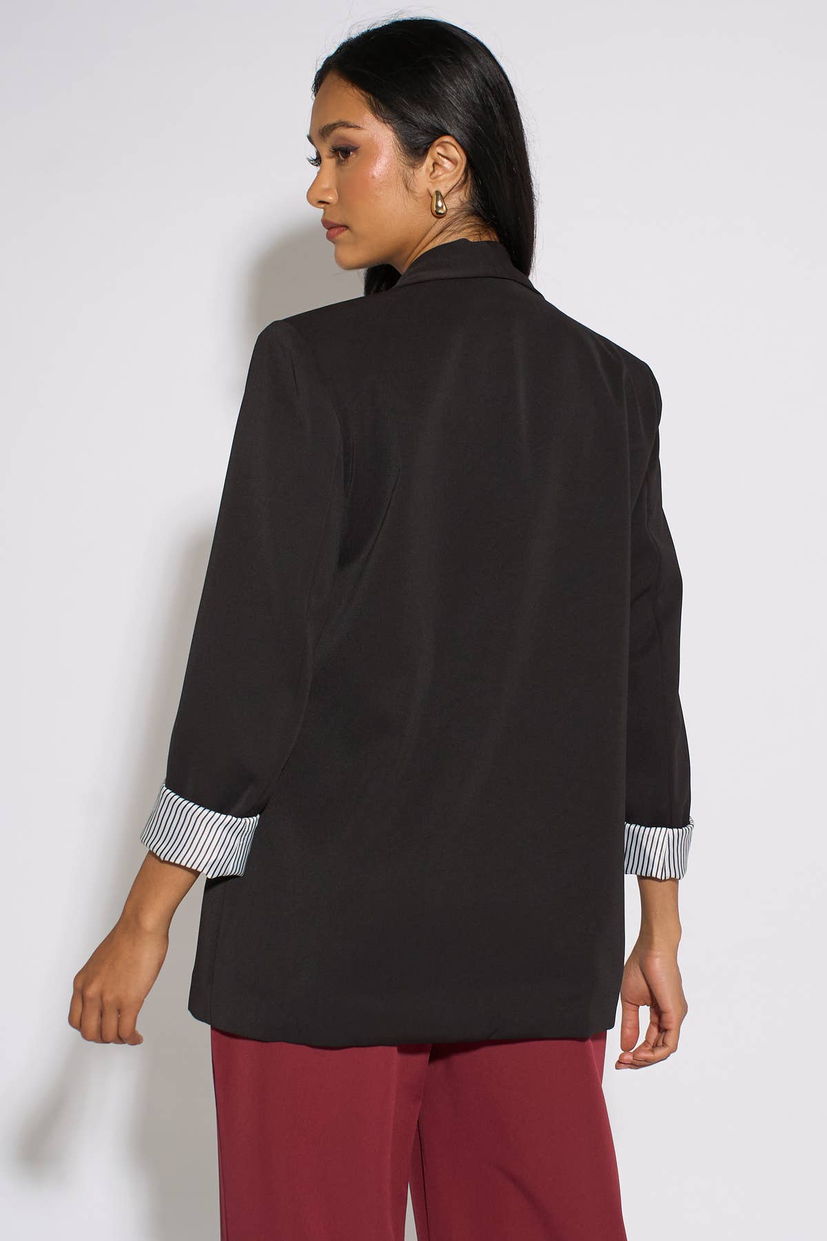 Black Contrast Sleeve Edge To Edge Blazer– View 2 | Gini London