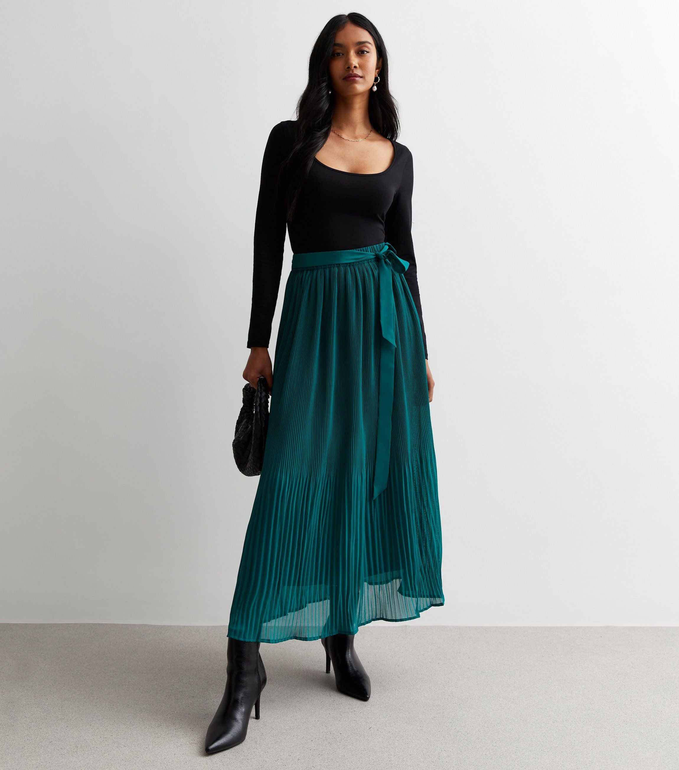 Green Pleated Belt Detail Midi Skirt