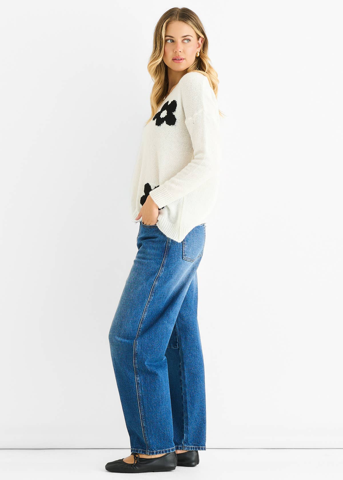 White Contrast Flower Pattern Knit Jumper